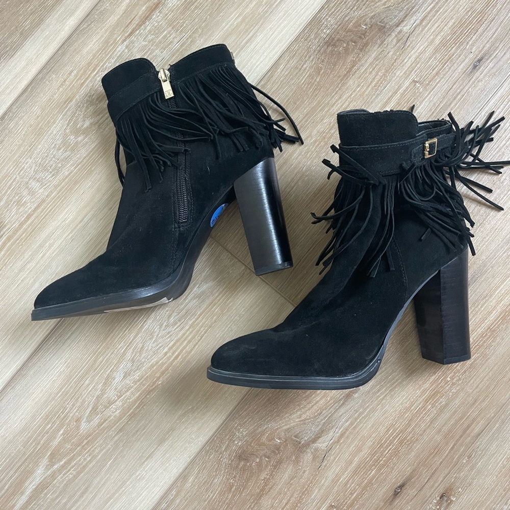 Boots - Picture 2 of 4